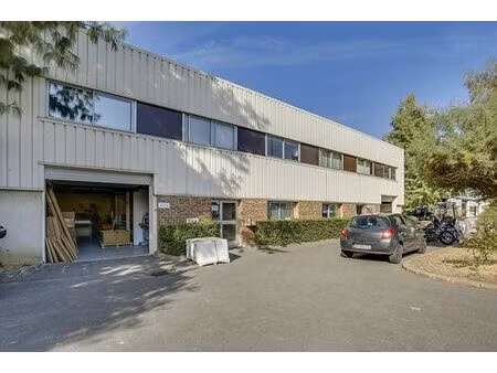 location local d'activités les ulis 877 m²