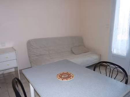 à égletons  studio de 15m2 à louer 300 eur cc par mois