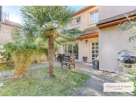 maison traditionnelle à vendre dans le quartier charentonneau