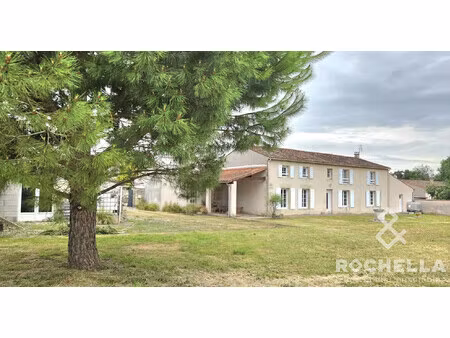 belle charentaise rénovée avec annexe