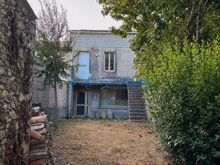 quissac  idéal investisseur  maison de village f3/f4 plus local commercial sur 320 m2 de..