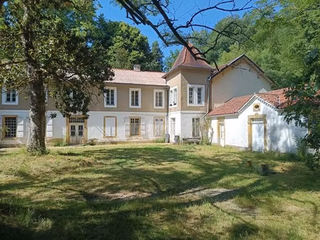 propriete de charme de 26 pieces sur un terrain de 15000 m²