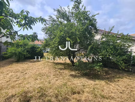 talence - terrain constructible de 333 m2 - rare sur le sect