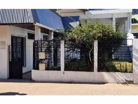 maison cilaos m² t-4 à vendre  390 000 €