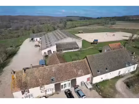 propriété équestre clé en main sur 3 5 ha dans le morvan