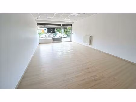 opportunité business : local de 54 m² climatisé !