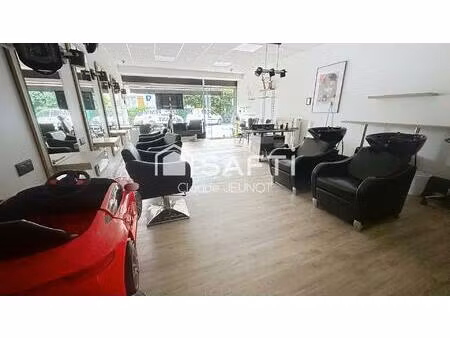 local commercial 54 m2