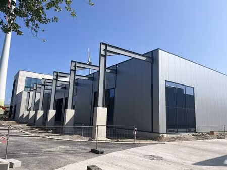 re|core  the sheds  19 unités pme  150 m² - 433 m²  emplacem