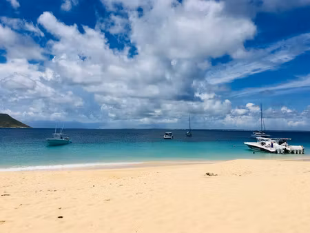 location meublée duplex 3/4 pièces 100 m² à saint-martin (97150)  1 820 €