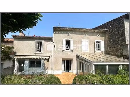 belle maison de bourgeoise avec jardin