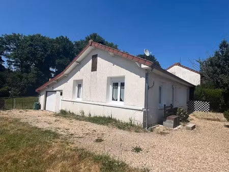 vente maison 4 pièces 76 m² à bourganeuf (23400)  70 000 €