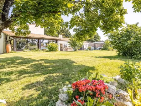 vente maison 10 pièces 350 m² à saint-sauveur-d'aunis (17540)  695 192 €