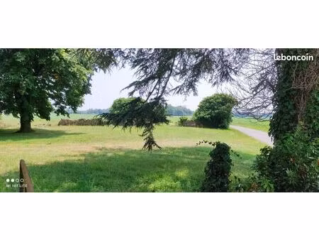 terrain 800 m² rioux