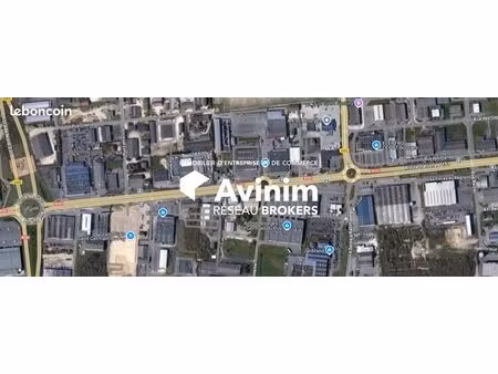 murs commerciaux 383 m² saint-germain-du-puy