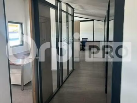 bureau 140 m²