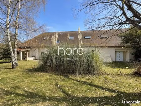 maison 8 pièces 255 m²