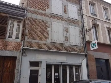 immeuble 101 m² givet