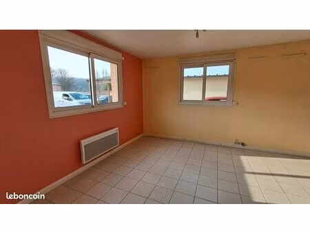 local commercial 77 m² breuil le vert