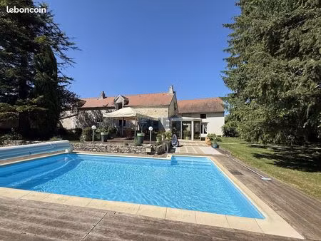maison 9 pièces 286 m²
