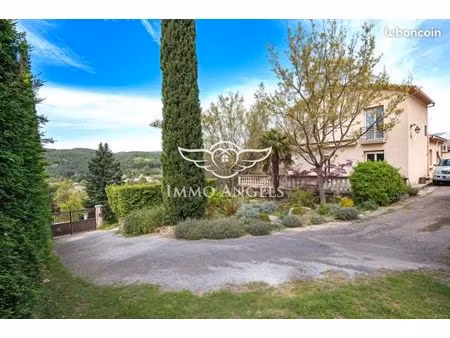 maison 7 pièces 135 m²