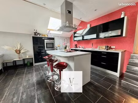 maison 8 pièces 239 m²