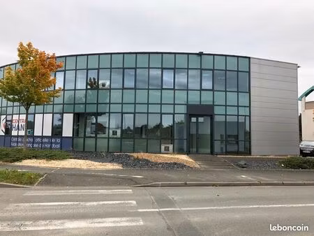 bureaux 84 m² ste gemmes sur loire