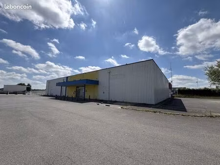 local commercial 1 079 m²