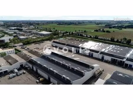 local industriel 13 792 m²