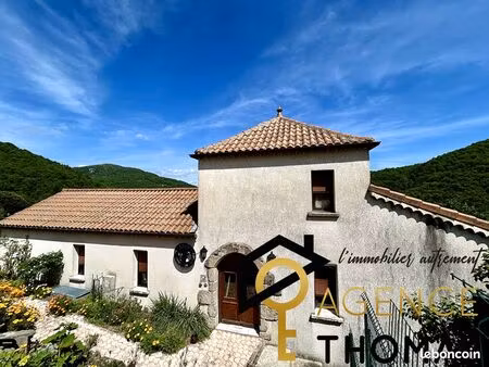 propriété 6 pièces 231 m²