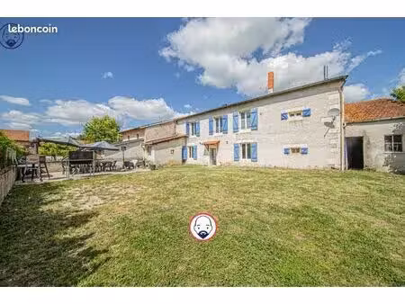 maison de village 5 pièces 220 m²