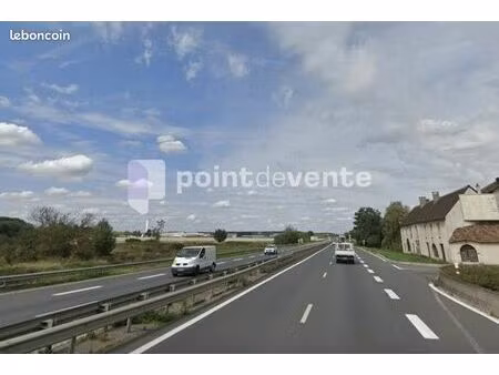 local commercial 2 405 m²