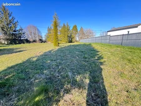 terrain 1 100 m² bon encontre