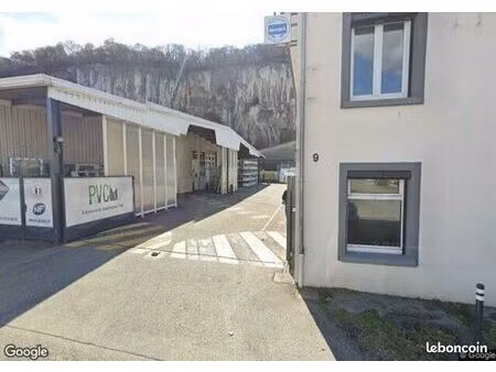 local d'activité 2 500 m²