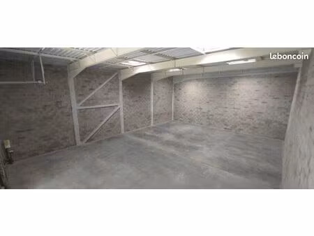 local d'activité 655 m²