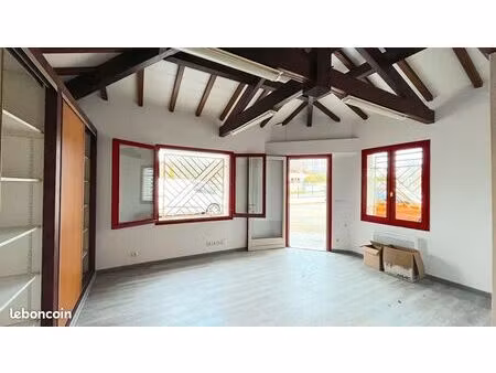 bureaux 51 m² cavignac