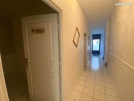 centre ville l'isle jourdain – local de 44.4 m² avec 1 point d'eau (lavabo) + sanitaires