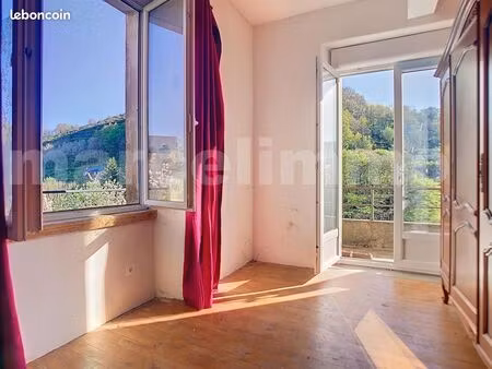 appartement 9 pièces 158 m²