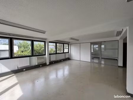 bureaux 135 m²