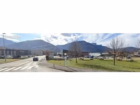 local d'activité de 330 m²