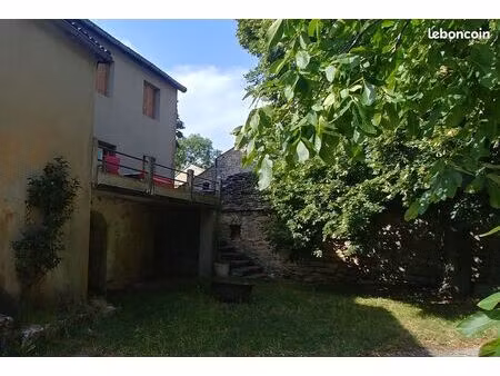 lozère-maison de village- ancien corps de ferme