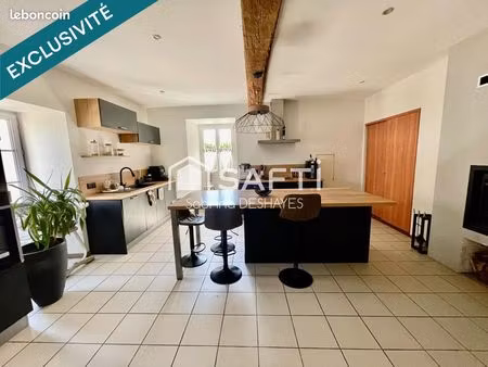 propriété 5 pièces 141 m²