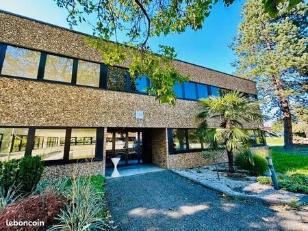 bureaux 594 m²