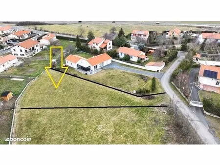 terrain 1018 m² lantriac