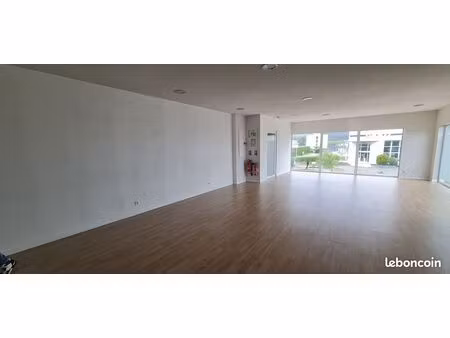 a louer local commercial 100m²