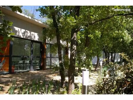 bureau 23m² saint-cannat