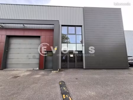 local d'activité 420 m²