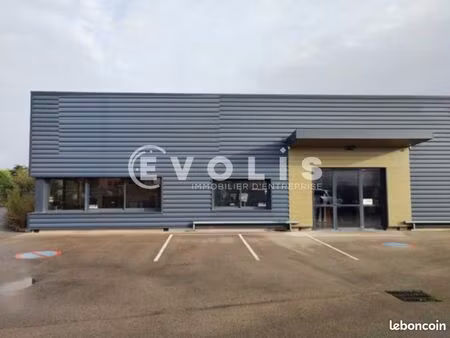 local d'activité 550 m²