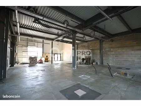 local d'activité 246 m²