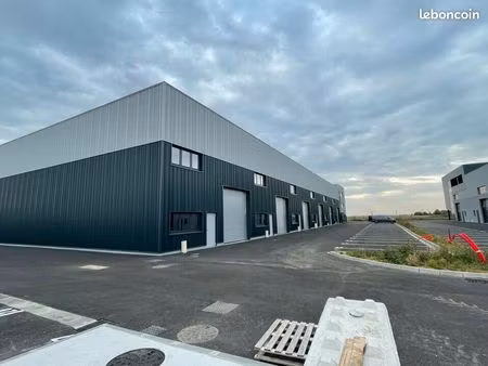 local d'activite 1045 m² le mesnil-amelot