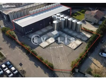 local d'activité 1 034 m²